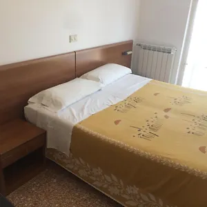 https://pensione-gardenia.hotelitalianriviera.com